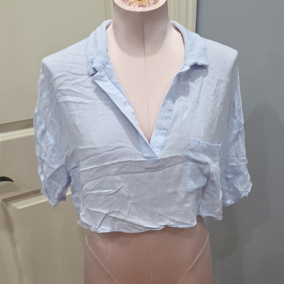 HYFVE Tops - HYFVE‎ Blue Short Sleeve Crop Button Down Shirt